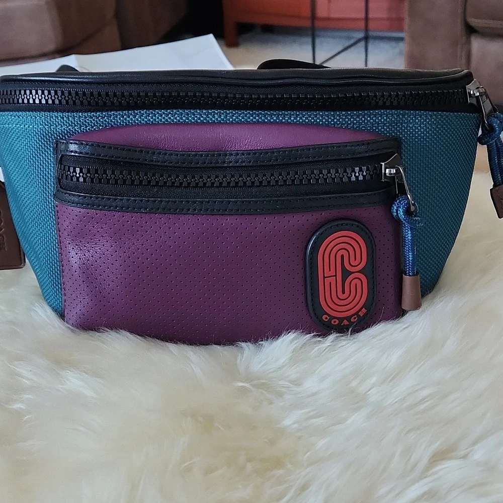 Gorgeous Coach Colorblock Terrain Belt Bag 🖤💜💚